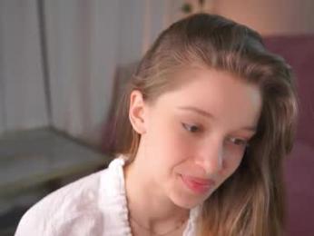little_poetry — Chaturbate recorded stream image, 17.03.2025 17:50