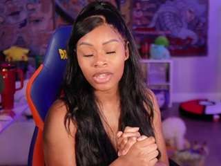 lovenzia — Camsoda recorded stream image, 18.03.2025 03:00