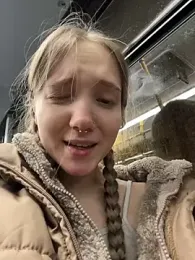 Baby_Tiny — Stripchat recorded stream image, 18.03.2025 19:00