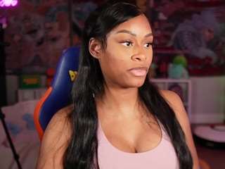 lovenzia — Camsoda recorded stream image, 20.03.2025 03:00