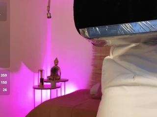 lady-brownn — Camsoda recorded stream image, 21.03.2025 12:00