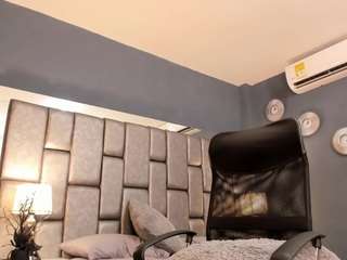 atinxnaugthy — Camsoda recorded stream image, 22.03.2025 05:30