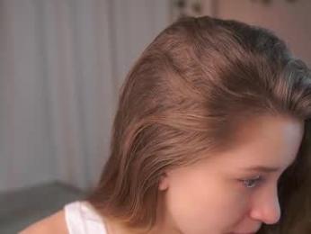 little_poetry — Chaturbate recorded stream image, 27.03.2025 15:10