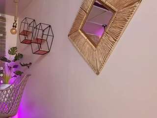lady-brownn — Camsoda recorded stream image, 28.03.2025 11:40