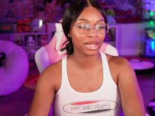 lovenzia — Camsoda recorded stream image, 29.03.2025 02:20