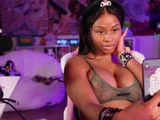 lovenzia — Camsoda recorded stream image, 31.03.2025 03:20