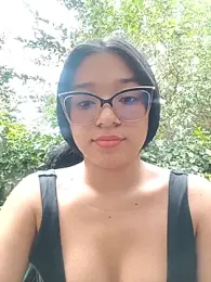 -VICKKY — Stripchat recorded stream image, 31.03.2025 14:00