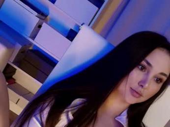 hollyextra — Chaturbate recorded stream image, 31.03.2025 18:10