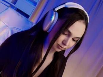 hollyextra — Chaturbate recorded stream image, 02.04.2025 18:00