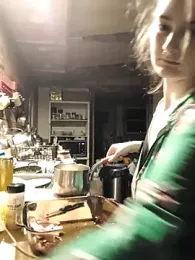 Snowbunnycake_131 — Stripchat recorded stream image, 04.04.2025 02:50