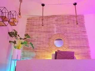 lady-brownn — Camsoda recorded stream image, 04.04.2025 12:00