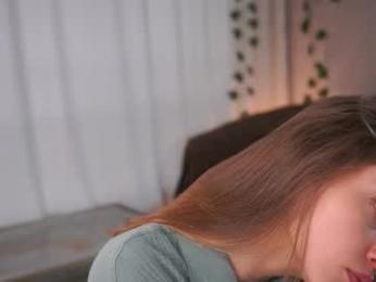 little_poetry — Chaturbate recorded stream image, 05.04.2025 14:20