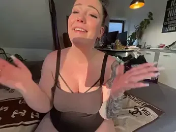 BonnyundClyde19 — Stripchat recorded stream image, 05.04.2025 14:50
