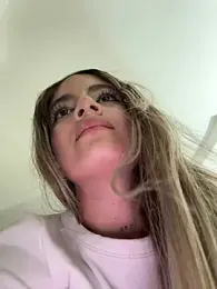 emiss_ — Stripchat recorded stream image, 04.02.2025 15:50