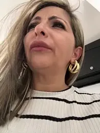 _Abril-Office1 — Stripchat recorded stream image, 04.02.2025 19:20