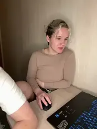 MrMrsRight — Stripchat recorded stream image, 04.02.2025 18:00