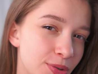 little_poetry — Chaturbate recorded stream image, 07.04.2025 12:50