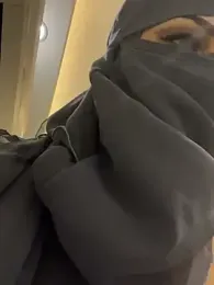 Amberonee31 — Stripchat recorded stream screenshot (08 Apr 2025)