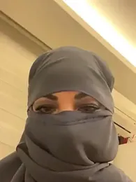 Amberonee31 — Stripchat recorded stream screenshot (08 Apr 2025)