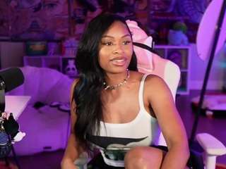 lovenzia — Camsoda recorded stream image, 09.04.2025 02:50