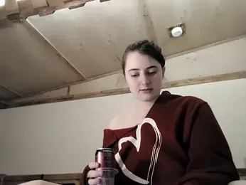 Snowbunnycake_131 — Stripchat recorded stream image, 09.04.2025 05:40