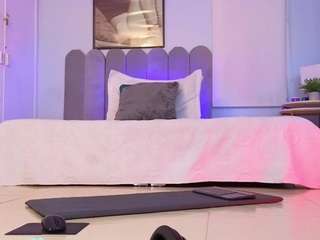 lady-brownn — Camsoda recorded stream image, 09.04.2025 12:50