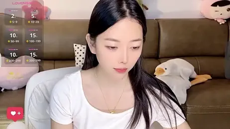 ziyu111 — Stripchat recorded stream image, 11.04.2025 07:50