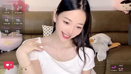 ziyu111 — Stripchat recorded stream image, 11.04.2025 07:50