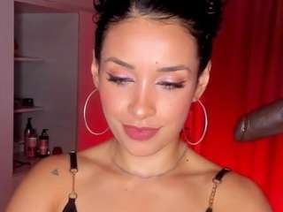 dani-moore — Camsoda recorded stream image, 11.04.2025 23:00