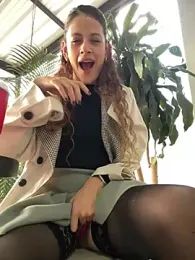 alana15 — Stripchat recorded stream image, 11.04.2025 21:10