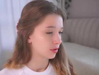 little_poetry — Chaturbate recorded stream image, 13.04.2025 13:40