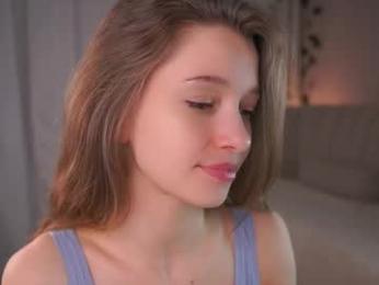 little_poetry — Chaturbate recorded stream image, 13.04.2025 13:40