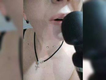___---___ — Bongacams recorded stream image, 13.04.2025 20:10