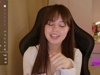 Businka13 — Bongacams recorded stream image, 14.04.2025 17:10