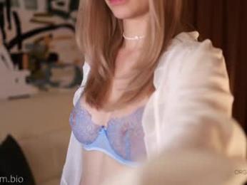 _hidden_gem_ — Chaturbate recorded stream screenshot (15 Apr 2025)