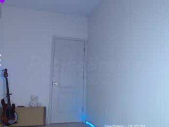 petitebrat — Chaturbate recorded stream screenshot (15 Apr 2025)