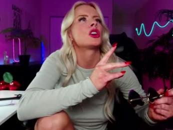 oliviaowens — Chaturbate recorded stream image, 16.04.2025 04:00