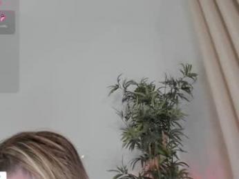 angel_danm_milf — Chaturbate recorded stream screenshot (16 Apr 2025)