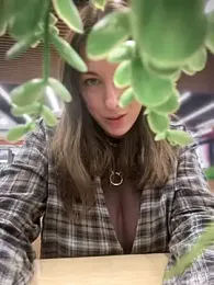 MommmyYummy — Stripchat recorded stream image, 17.04.2025 10:20