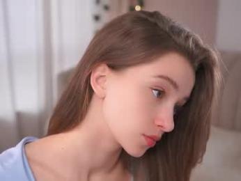 little_poetry — Chaturbate recorded stream image, 17.04.2025 15:00