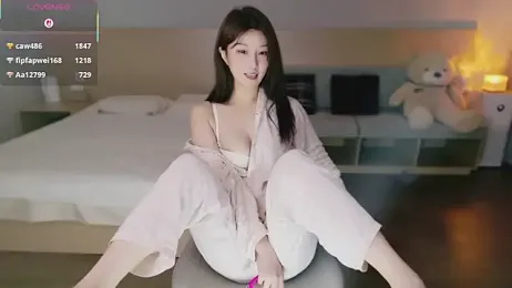 Lucky-baby — Stripchat recorded stream image, 18.04.2025 13:20