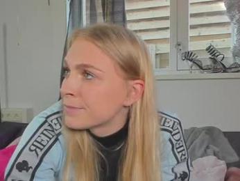 siswet19 — Chaturbate recorded stream screenshot (20 Apr 2025)