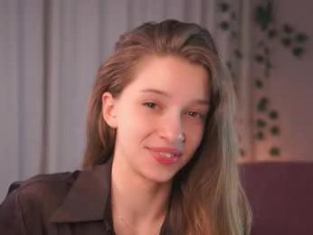 little_poetry — Chaturbate recorded stream image, 20.04.2025 15:00