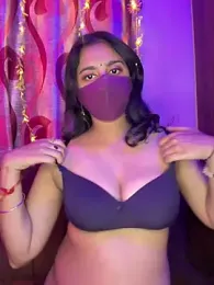 Dishasarmaa05 — Stripchat recorded stream image, 21.04.2025 17:10