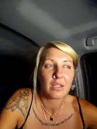 SheIsSomething — Stripchat recorded stream image, 21.04.2025 21:40