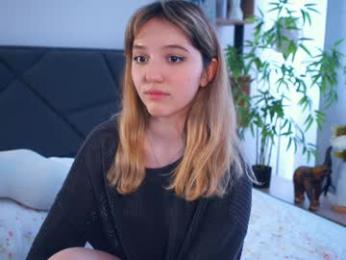 pinkncrazy — Chaturbate recorded stream screenshot (22 Apr 2025)