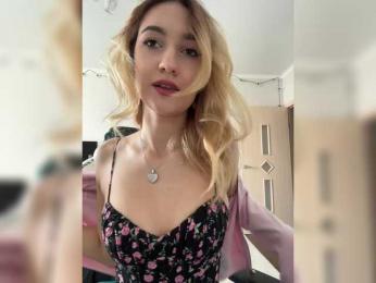 -Lana-Chester- — Bongacams recorded stream image, 22.04.2025 11:40