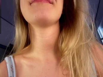 CherryGirlfriend — Bongacams recorded stream image, 22.04.2025 16:20