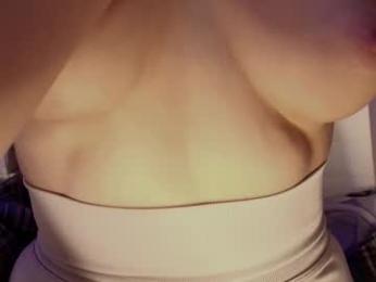 hollyextra — Chaturbate recorded stream image, 22.04.2025 17:10