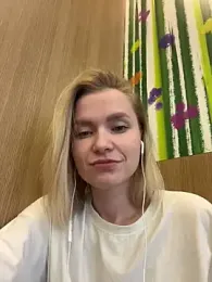 Adelovenick — Stripchat recorded stream image, 23.04.2025 13:00